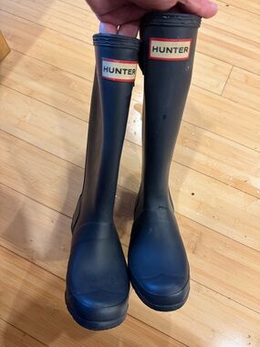 Like New! Classic Kids Hunter Matte Black Knee-High Waterproof Boots Sz 1 Kids